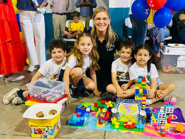 Lincon School - Nosotros