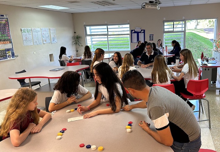 Lincon School - Nosotros