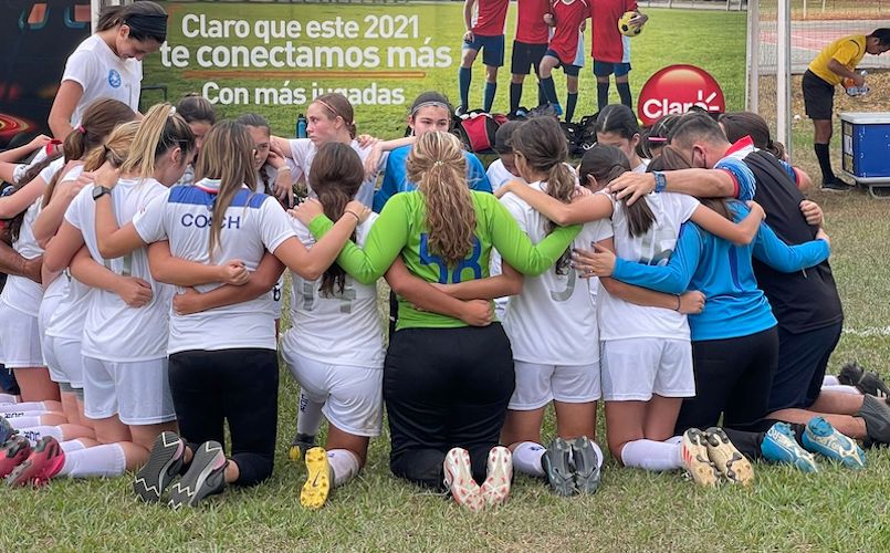 ¡Triunfo histórico!: Equipo femenino de Lincoln School gana el AASCA Soccer  