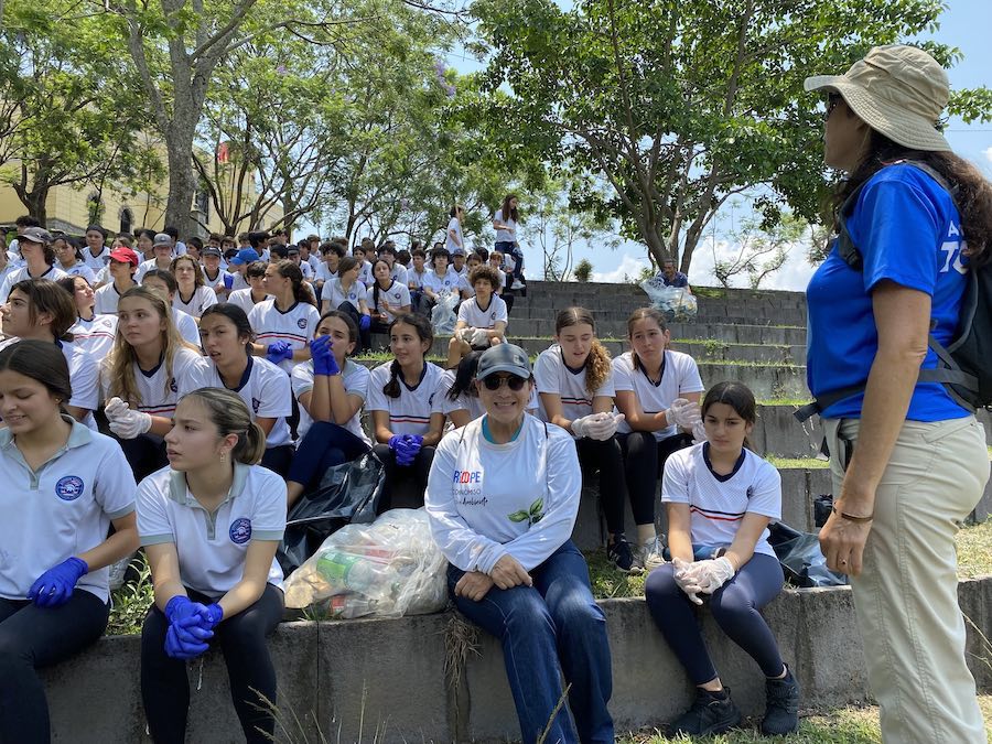 Lincon School - Nosotros