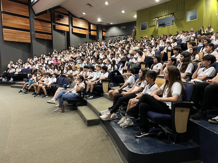 Lincon School - Nosotros
